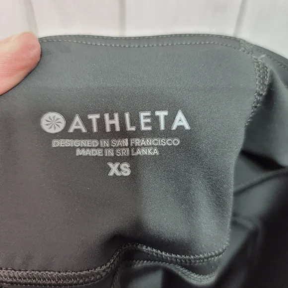 Athleta Sonic Reflective Capri Size XS Green Legging Crop Pant Style 291694. - Picture 8 of 10